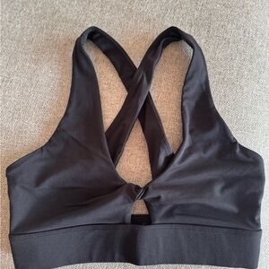 Fabletics Oasis Twist Medium Support with Criss Cross-Back Sports Bra small
